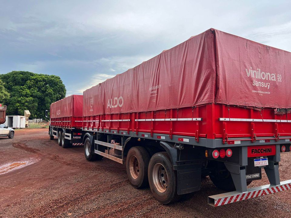 Caminhão Mercedes Benz Axor 3131 2017