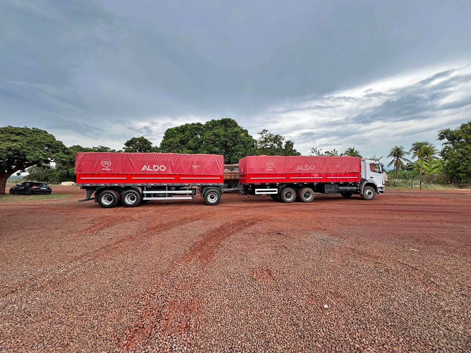 Caminhão Mercedes Benz Axor 3131 2017