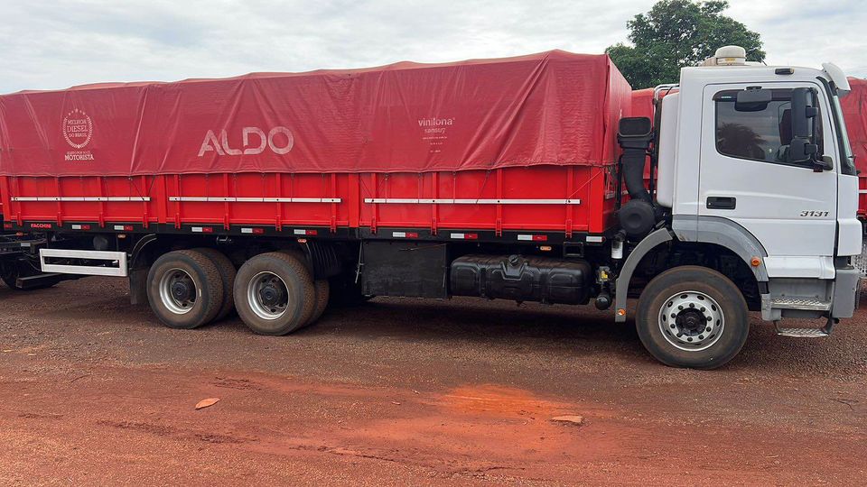 Caminhão Mercedes Benz Axor 3131 2017